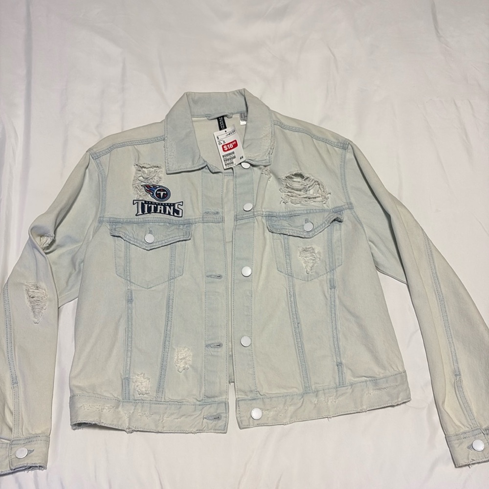 *NWT* Titans customized denim jacket